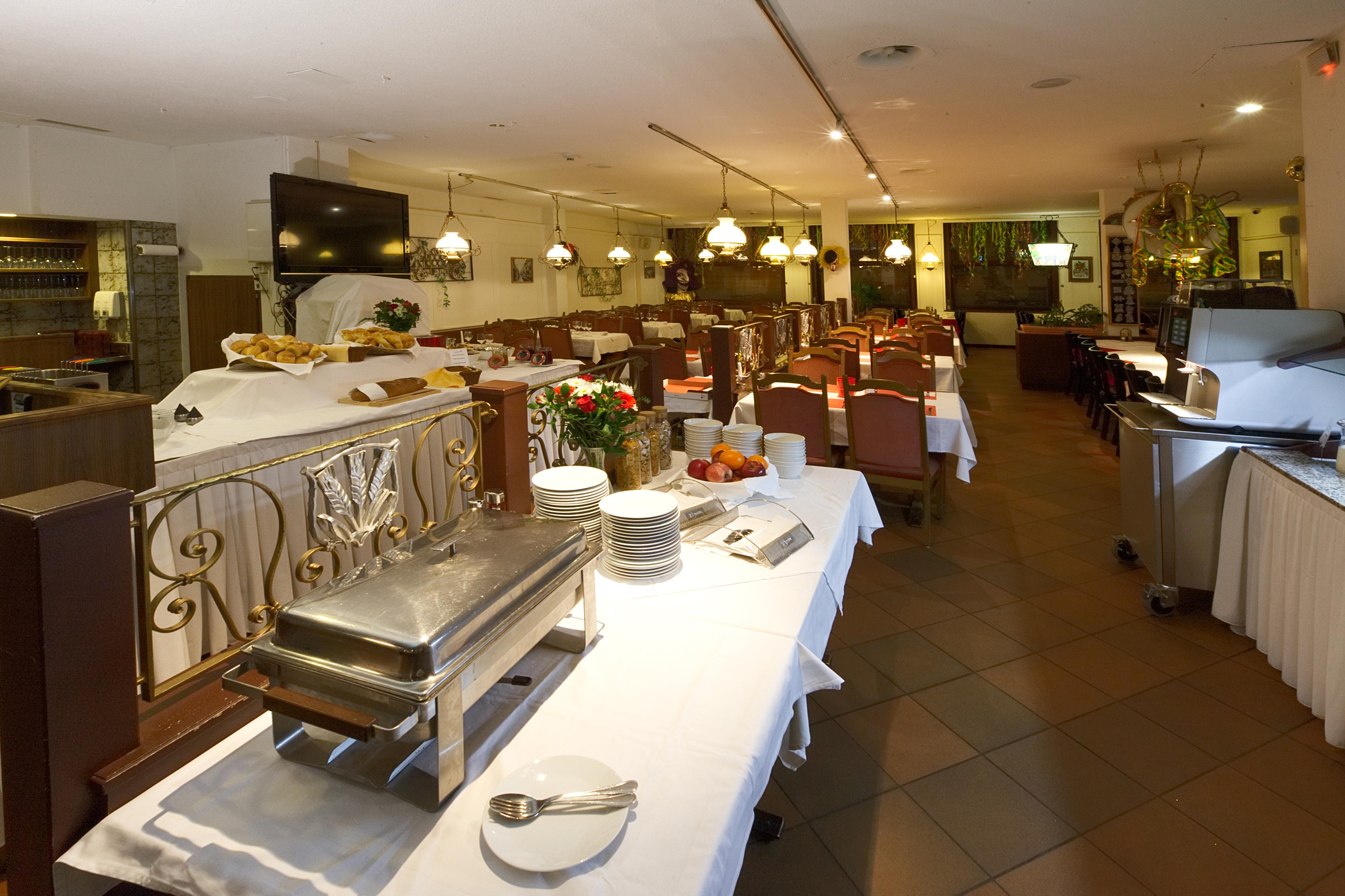 Hotel Rheinfelderhof 2*